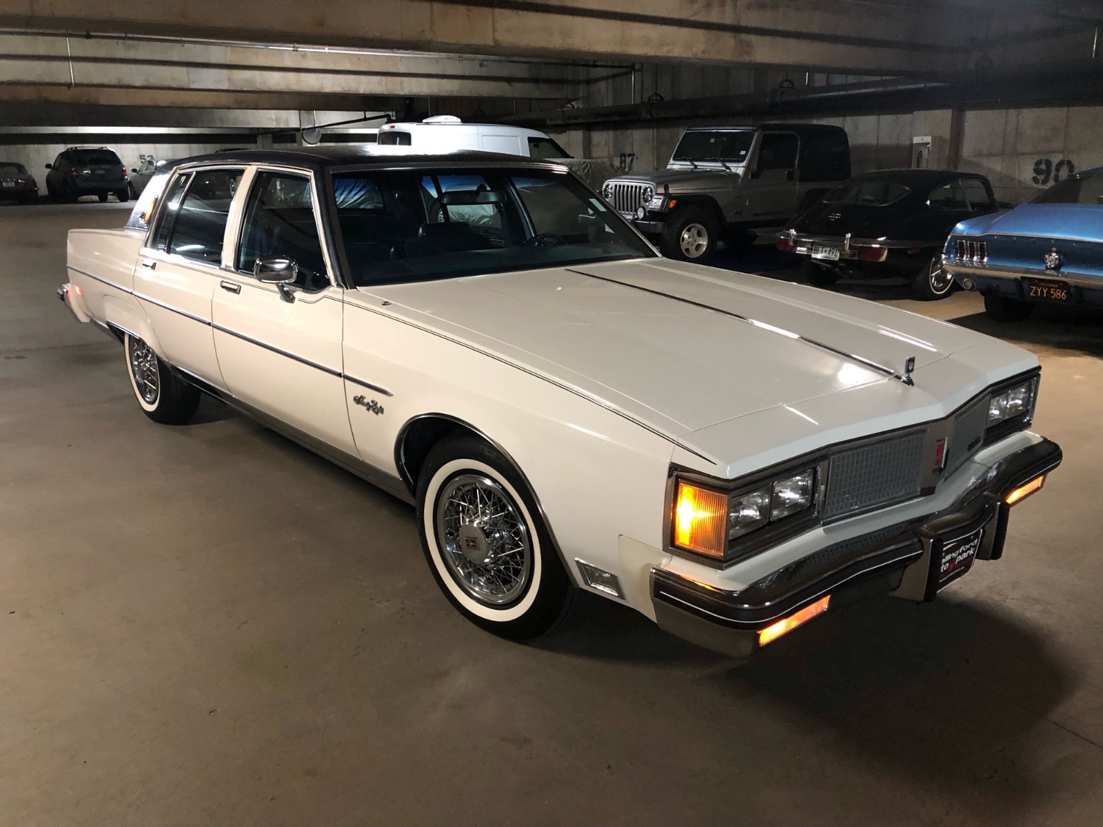 Oldsmobile-Ninety-Eight-1983-Sedan-10