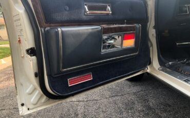 Oldsmobile-Ninety-Eight-1983-Sedan-12