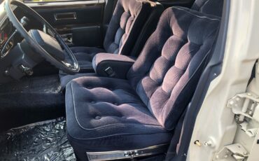 Oldsmobile-Ninety-Eight-1983-Sedan-13