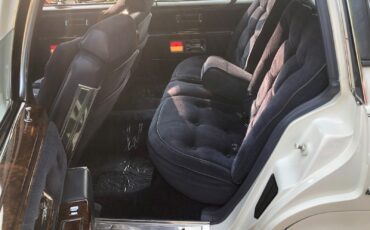 Oldsmobile-Ninety-Eight-1983-Sedan-14