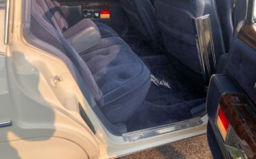 Oldsmobile-Ninety-Eight-1983-Sedan-17