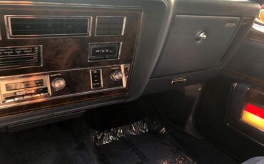 Oldsmobile-Ninety-Eight-1983-Sedan-23