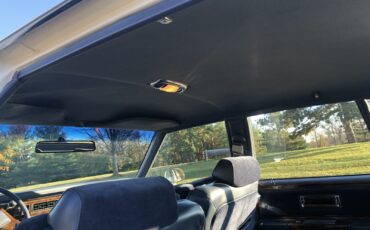 Oldsmobile-Ninety-Eight-1983-Sedan-26