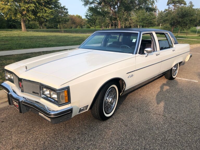 Oldsmobile Ninety-Eight 1983 Sedan
