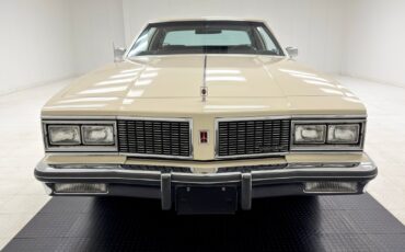 Oldsmobile-Ninety-Eight-1984-Coupe-11