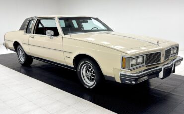 Oldsmobile-Ninety-Eight-1984-Coupe-2