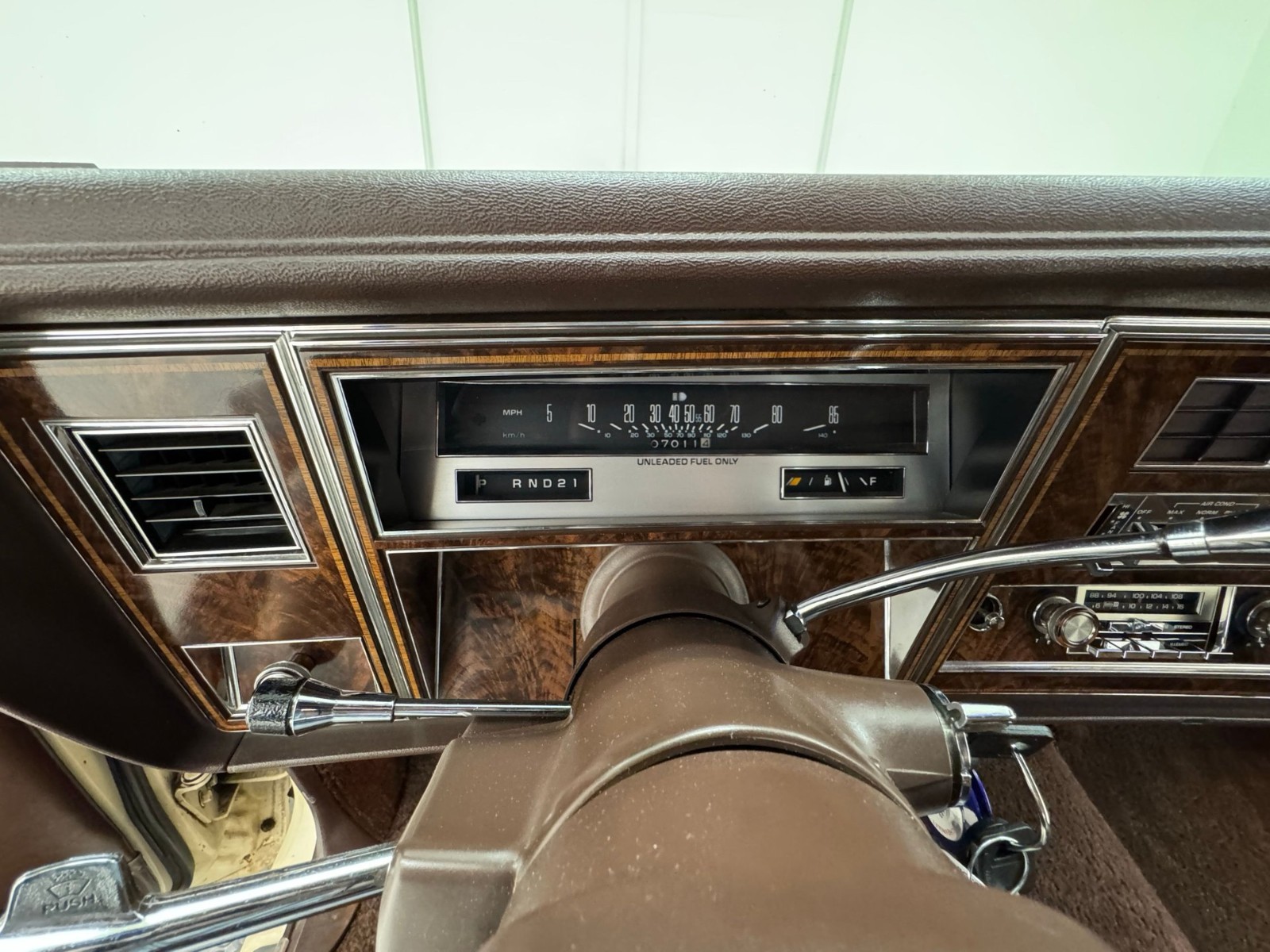 Oldsmobile-Ninety-Eight-1984-Coupe-23