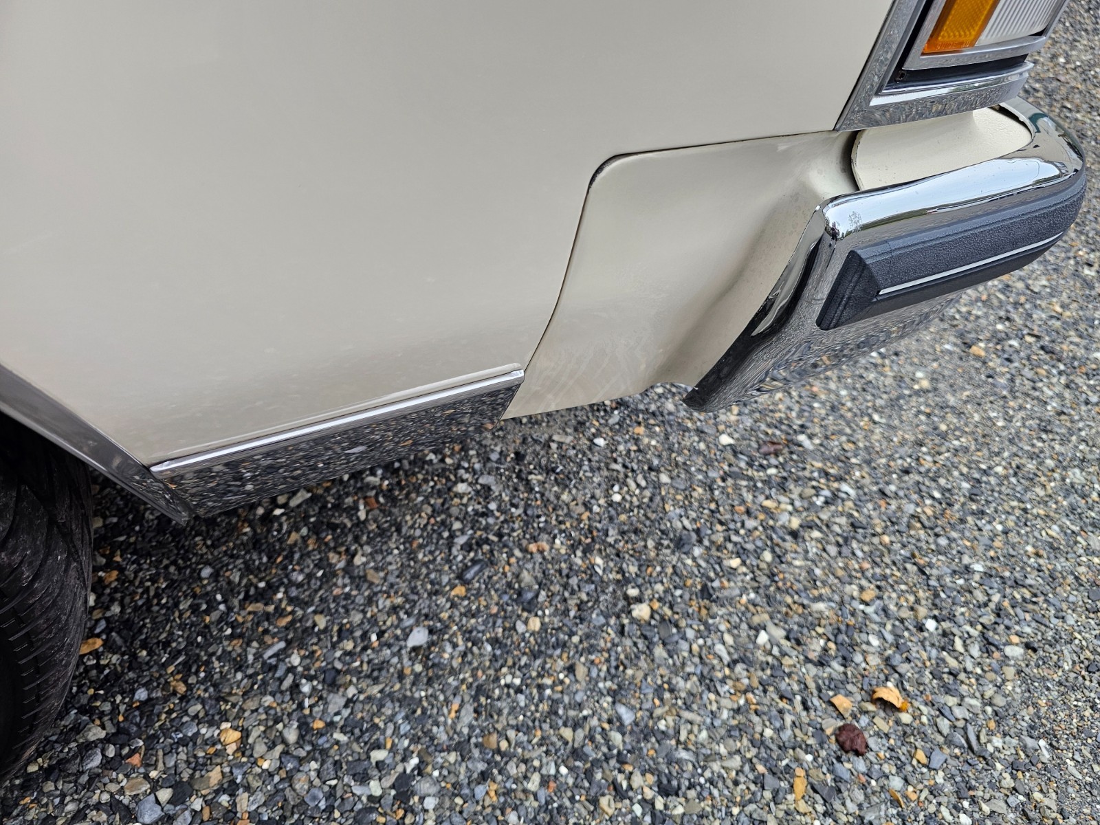 Oldsmobile-Ninety-Eight-1984-Coupe-35