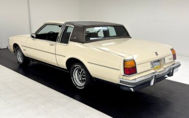 Oldsmobile-Ninety-Eight-1984-Coupe-4