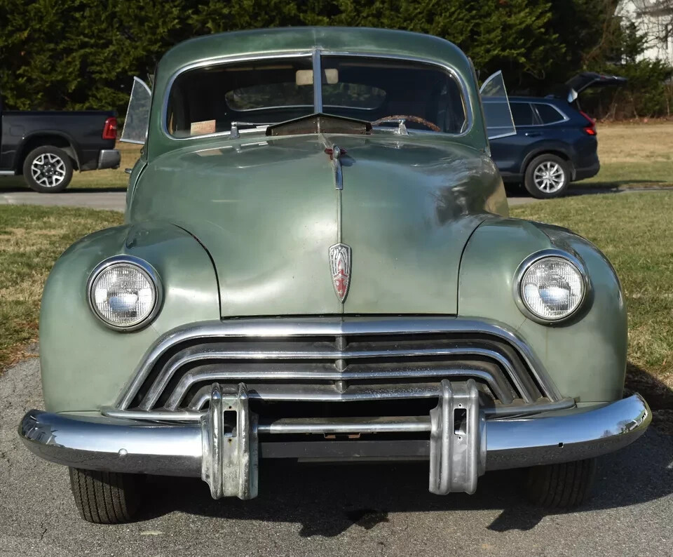 Oldsmobile-Other-1946-Sedan-2