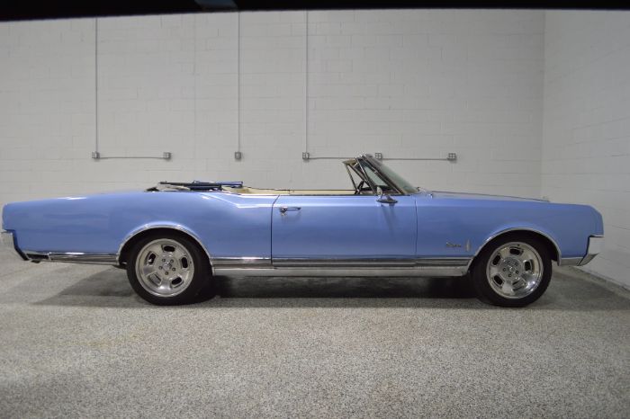 Oldsmobile-Starfire-1965-Ice-Blue-Metallic-BlueWhite-10