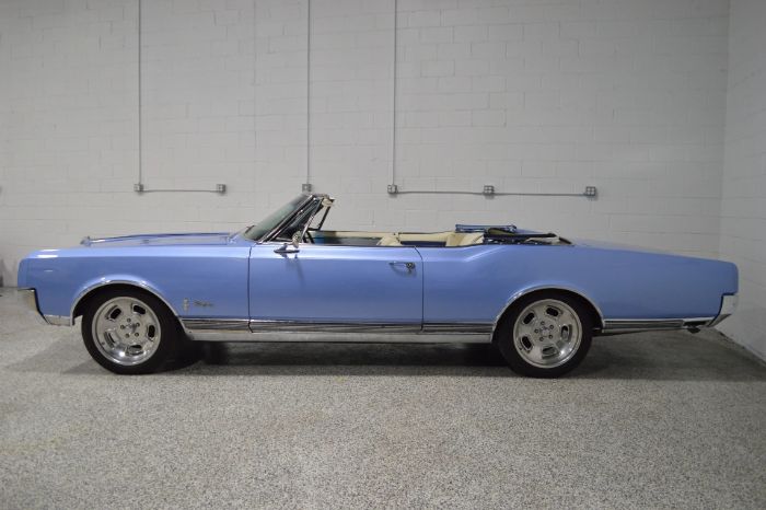 Oldsmobile-Starfire-1965-Ice-Blue-Metallic-BlueWhite-11