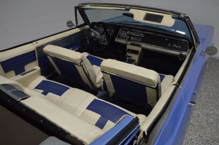 Oldsmobile-Starfire-1965-Ice-Blue-Metallic-BlueWhite-7
