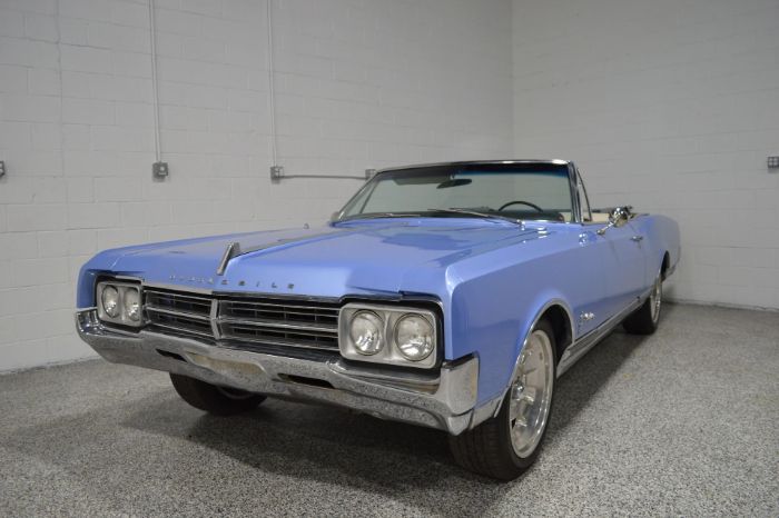 Oldsmobile-Starfire-1965-Ice-Blue-Metallic-BlueWhite