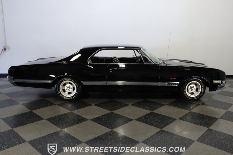 Oldsmobile-Starfire-1966-Black-Black-and-White-10
