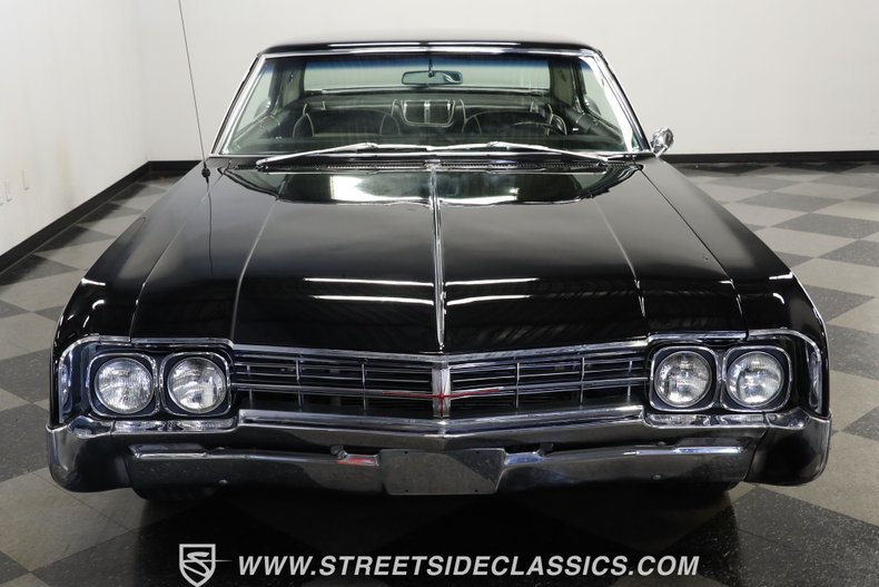 Oldsmobile-Starfire-1966-Black-Black-and-White-13