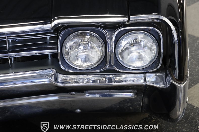 Oldsmobile-Starfire-1966-Black-Black-and-White-17