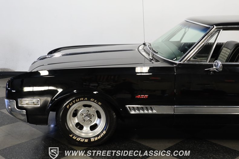 Oldsmobile-Starfire-1966-Black-Black-and-White-20