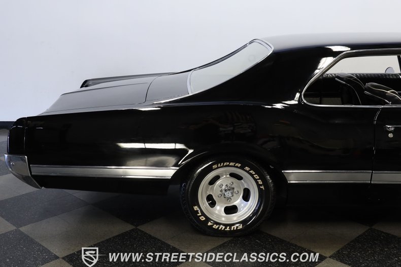 Oldsmobile-Starfire-1966-Black-Black-and-White-24