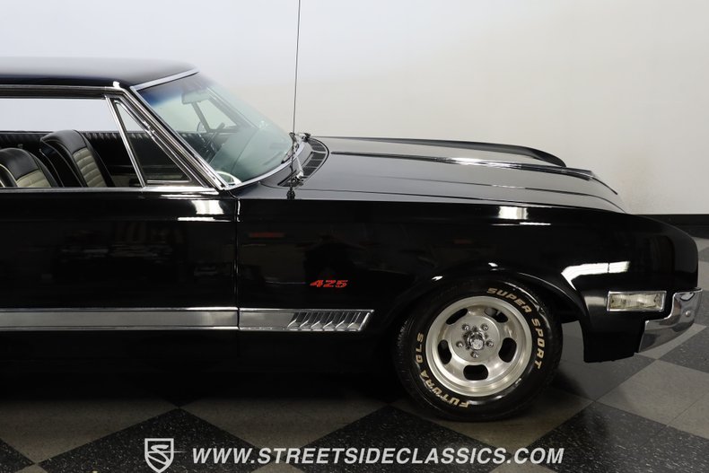 Oldsmobile-Starfire-1966-Black-Black-and-White-25
