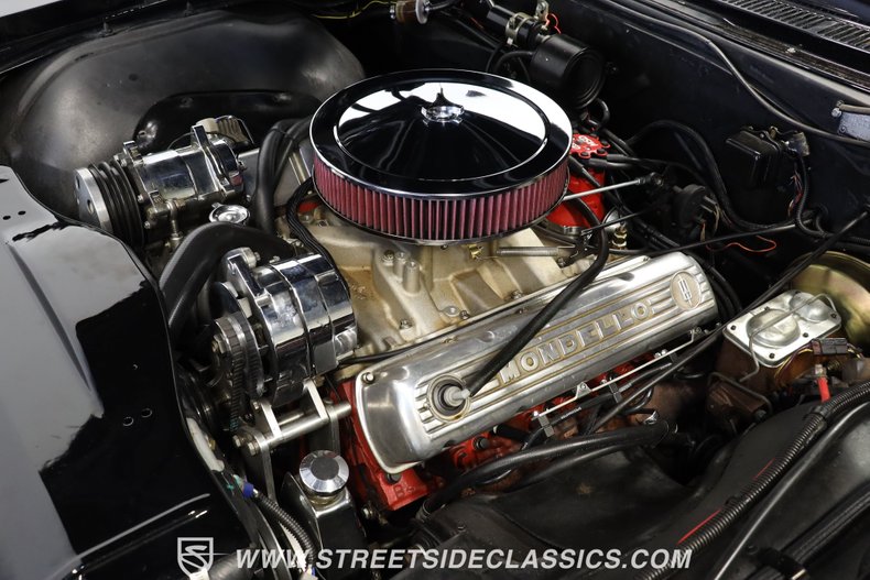 Oldsmobile-Starfire-1966-Black-Black-and-White-27