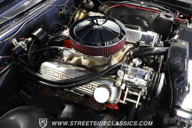 Oldsmobile-Starfire-1966-Black-Black-and-White-28