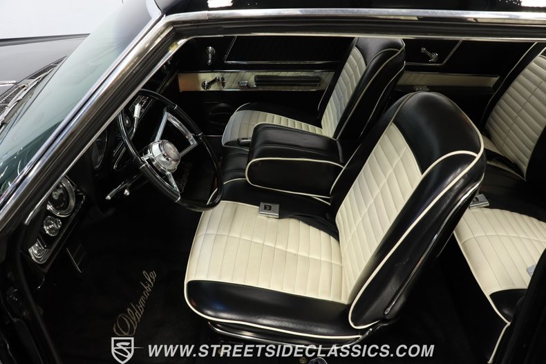 Oldsmobile-Starfire-1966-Black-Black-and-White-29