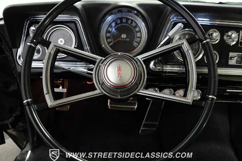 Oldsmobile-Starfire-1966-Black-Black-and-White-30