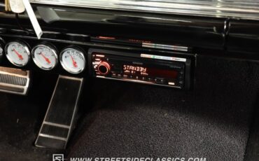 Oldsmobile-Starfire-1966-Black-Black-and-White-33