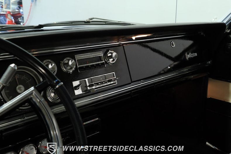 Oldsmobile-Starfire-1966-Black-Black-and-White-34
