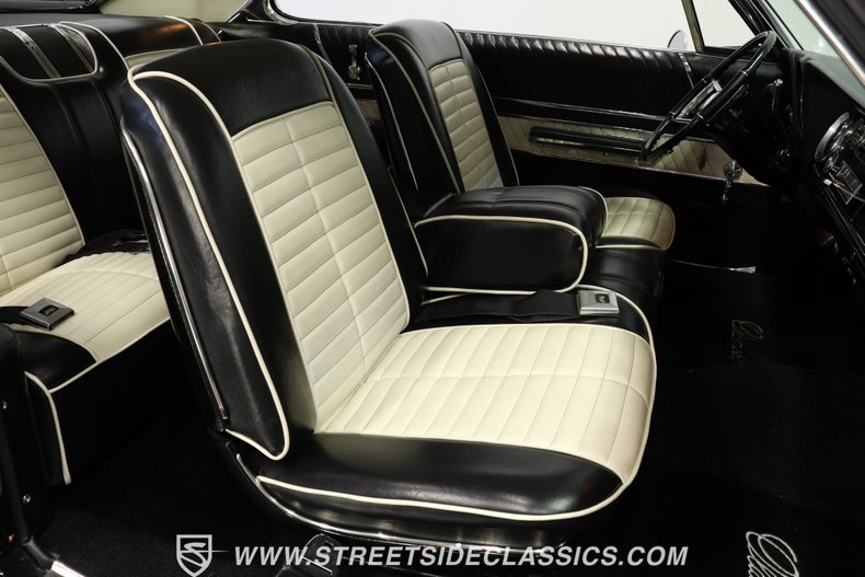 Oldsmobile-Starfire-1966-Black-Black-and-White-38