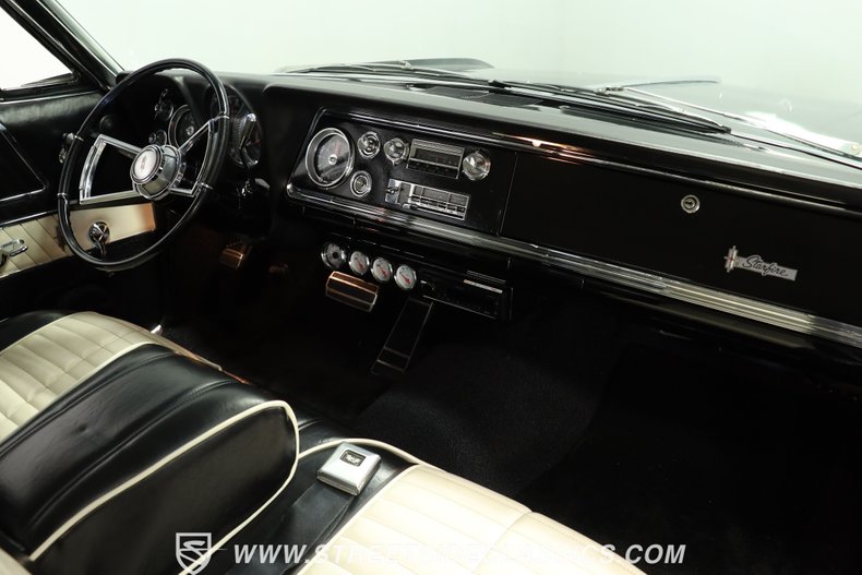 Oldsmobile-Starfire-1966-Black-Black-and-White-40