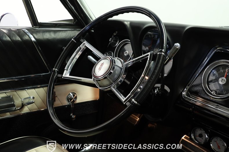 Oldsmobile-Starfire-1966-Black-Black-and-White-41
