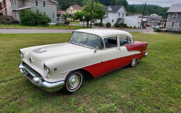 Oldsmobile-Super-88-1955-Red-Gray