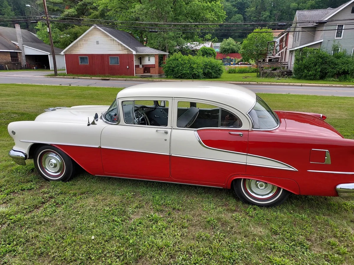 Oldsmobile-Super-88-1955-Red-Gray-8