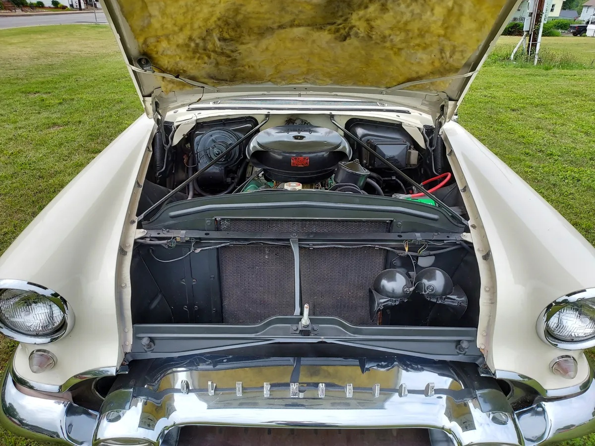 Oldsmobile-Super-88-1955-Red-Gray-9