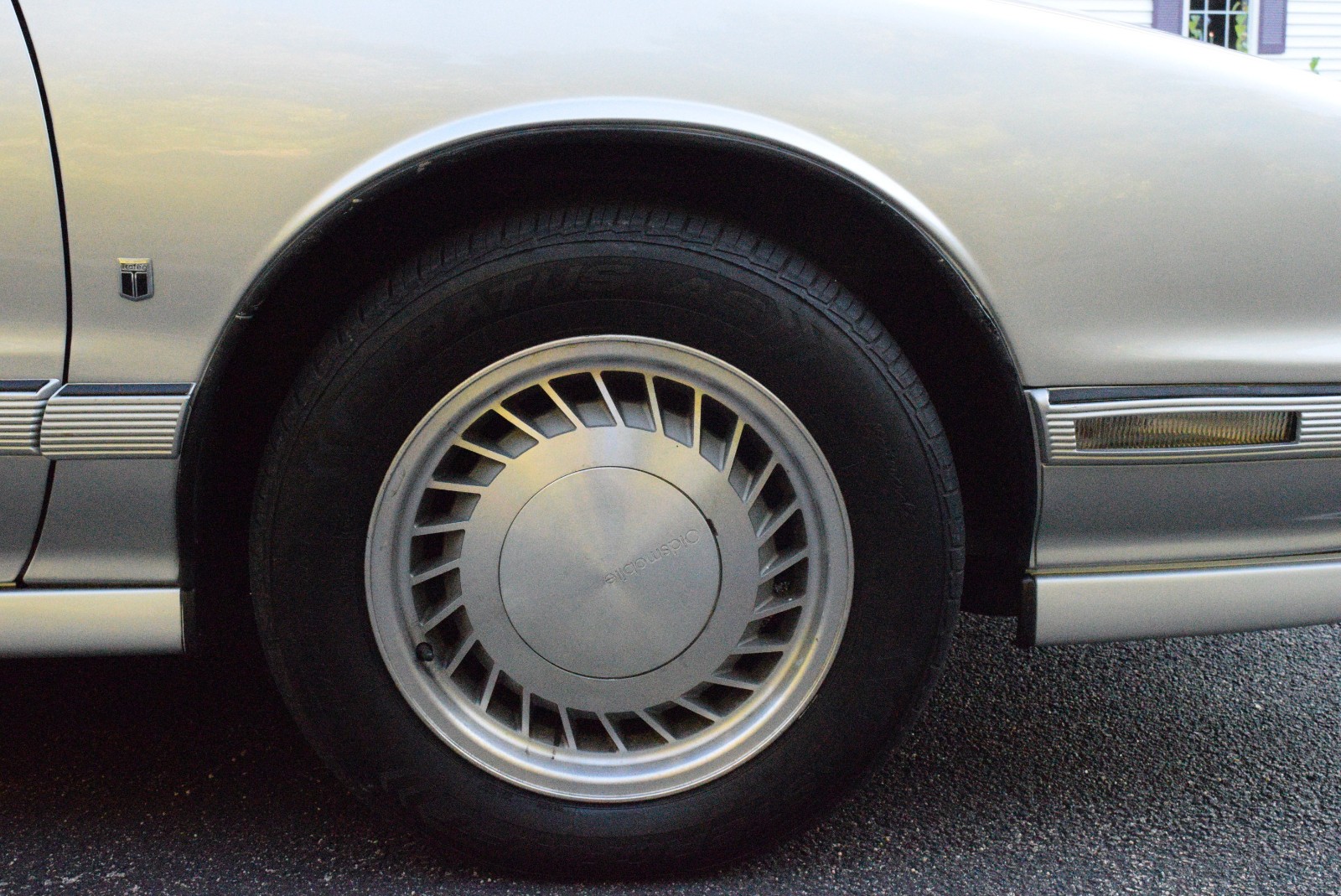 Oldsmobile-Toronado-1991-Coupe-13