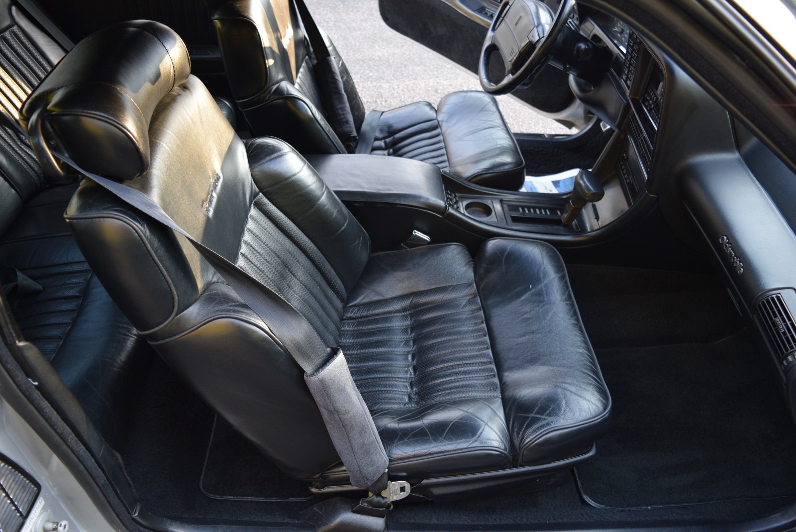 Oldsmobile-Toronado-1991-Coupe-19