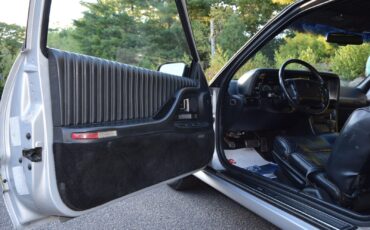 Oldsmobile-Toronado-1991-Coupe-23