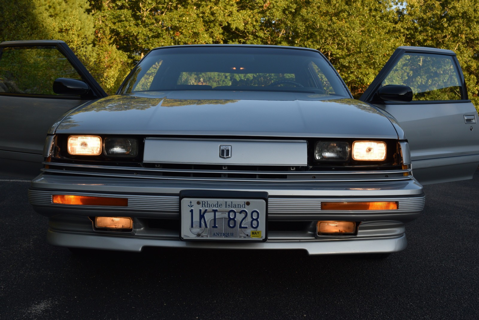 Oldsmobile-Toronado-1991-Coupe-28