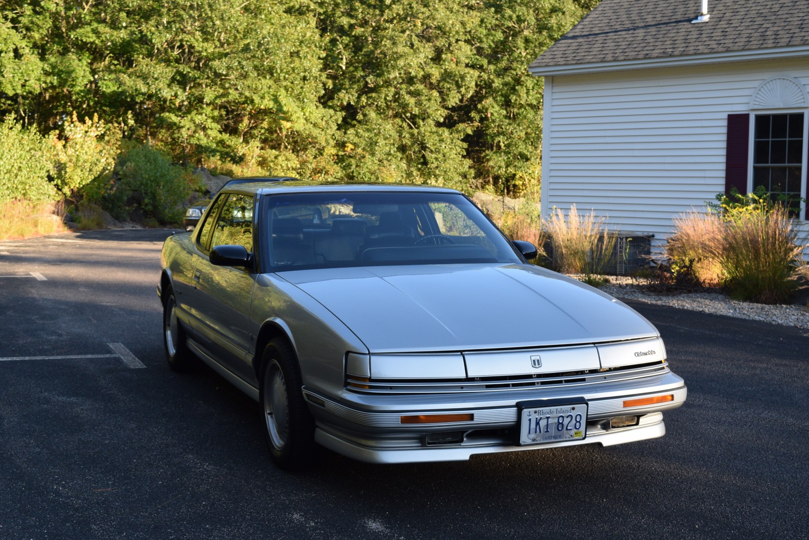 Oldsmobile-Toronado-1991-Coupe-5