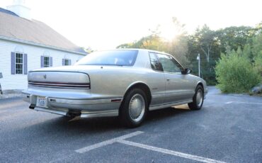 Oldsmobile-Toronado-1991-Coupe-8