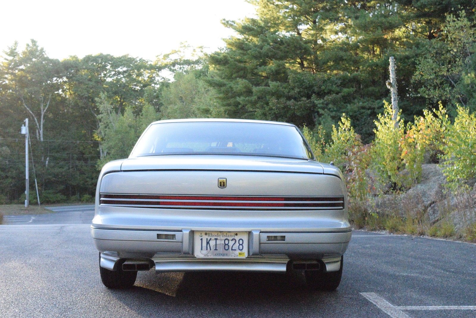 Oldsmobile-Toronado-1991-Coupe-9