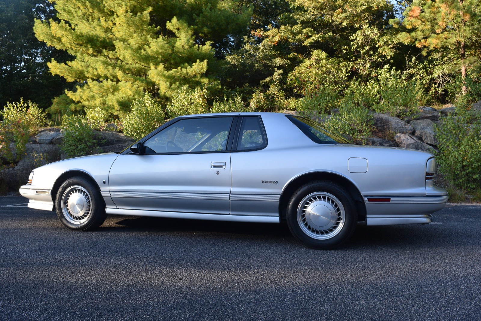 Oldsmobile-Toronado-1991-Coupe