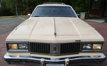 Oldsmobile-custom-cruiser-wagon-1990-1