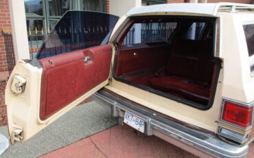 Oldsmobile-custom-cruiser-wagon-1990-14