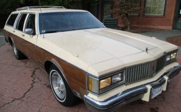 Oldsmobile-custom-cruiser-wagon-1990-17