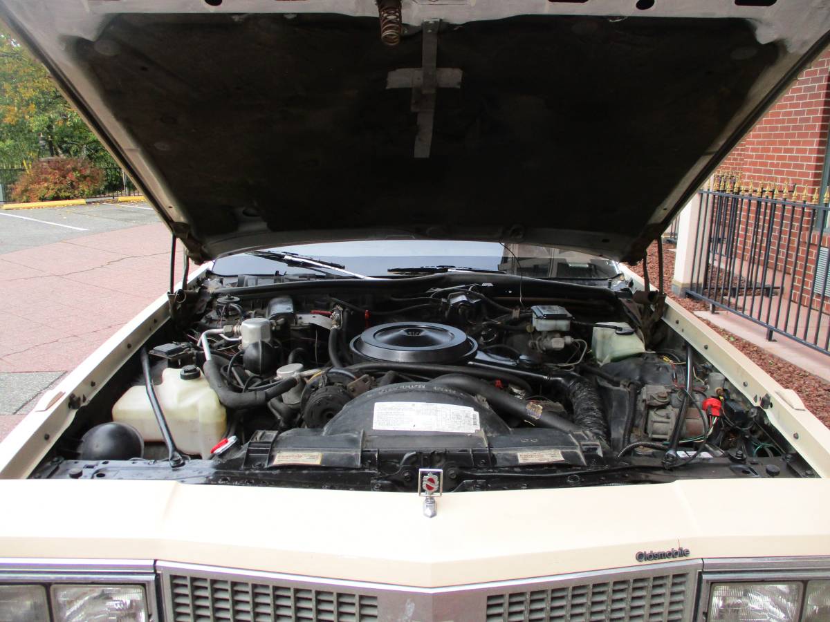 Oldsmobile-custom-cruiser-wagon-1990-8
