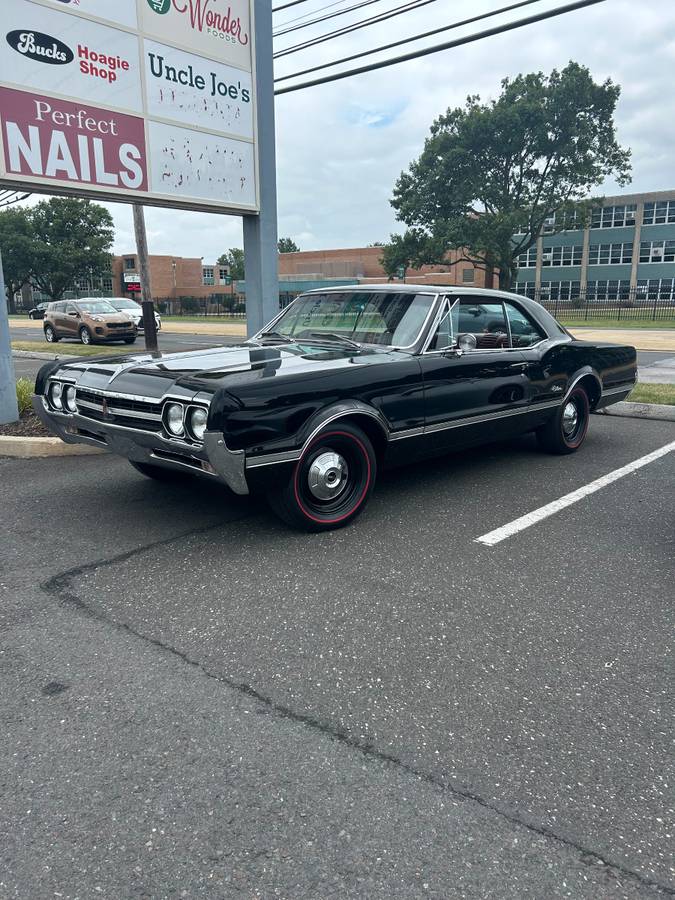 Oldsmobile-cutlass-1966-black-12