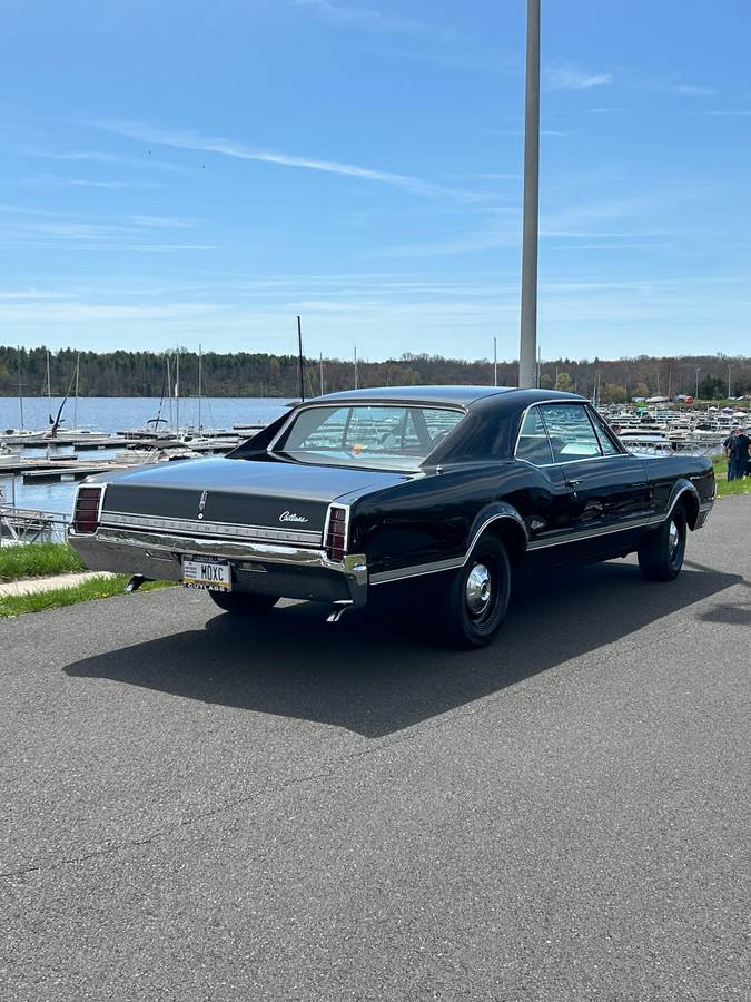 Oldsmobile-cutlass-1966-black-2